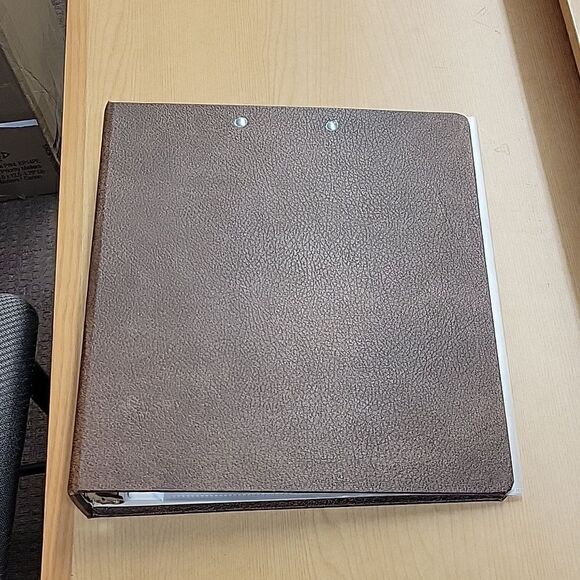 2 large photo albums with self stick/magnetic sleeves - Picture 2 of 14